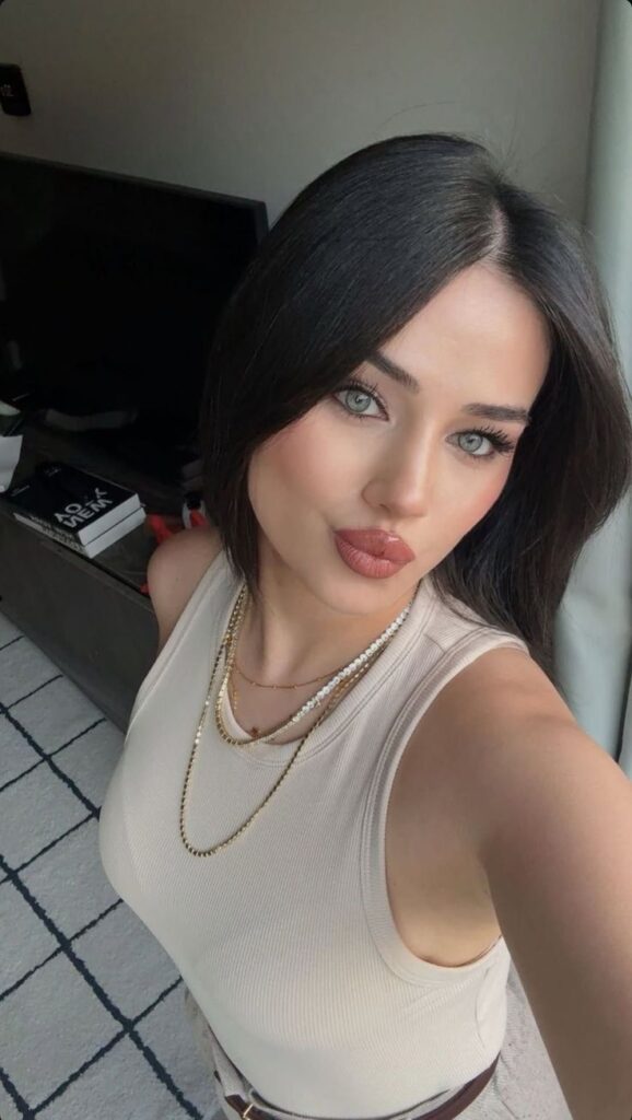 Fatih Escort: Beyazıt ve Müsait Seçenekler 1 Fatih Escort için Beyazıt çevresinde buluşma noktaları