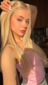 Esenyurt Escort Oya Gibi Klasik Ayse Tutkulu Seanslar 1