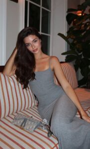 Gaziosmanpasa Escort Olgun Zeliha Gibi Selenay Deneyimli Tutkulu Seans 1