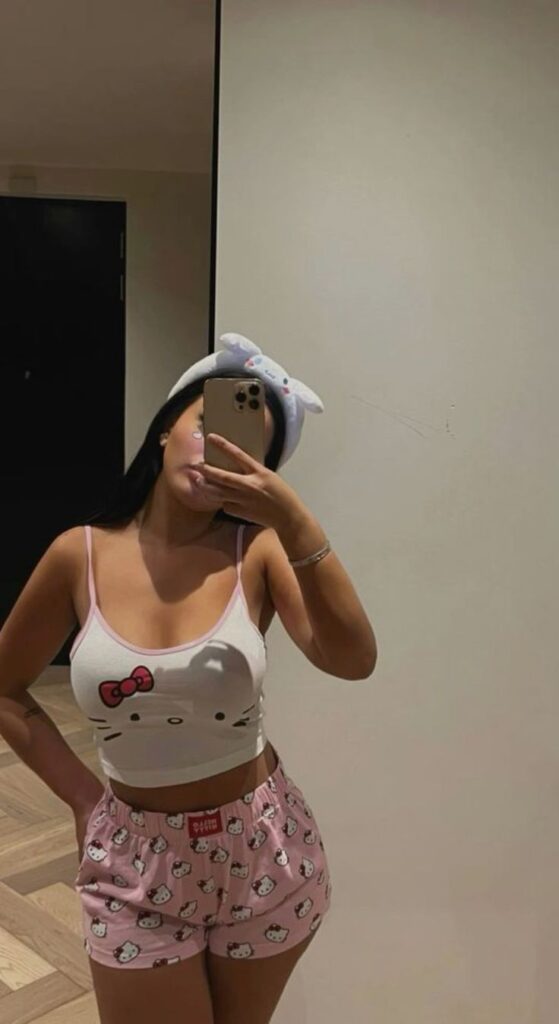 Çekmeköy Escort: Ömerli Escort ve Büyük Göğüslü Escort Seçenekleri 3 Büyük Göğüslü Escort – Çekmeköy Escort Bayan seçenekleri için Ömerli'de huzurlu bir sokak manzarası